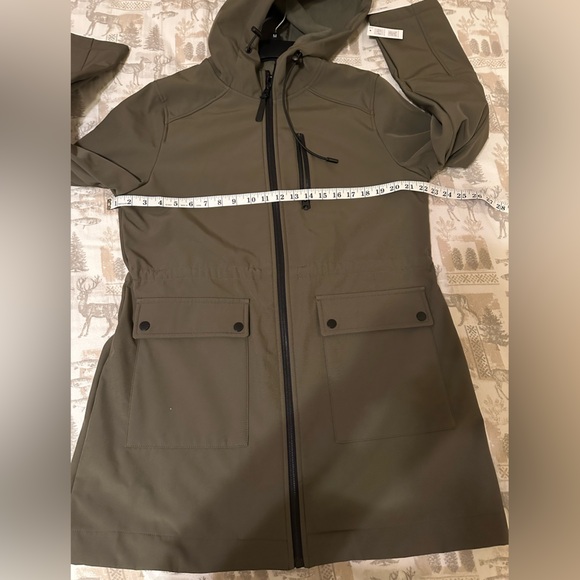 French Connection women Olive Raincoat with Hood. Size Large. NWT. - Picture 8 of 14